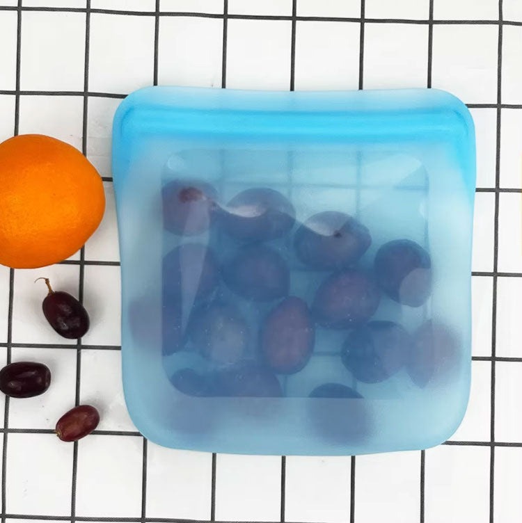 dog treat storage silicone bag. waterproof and made from food grade silicone.