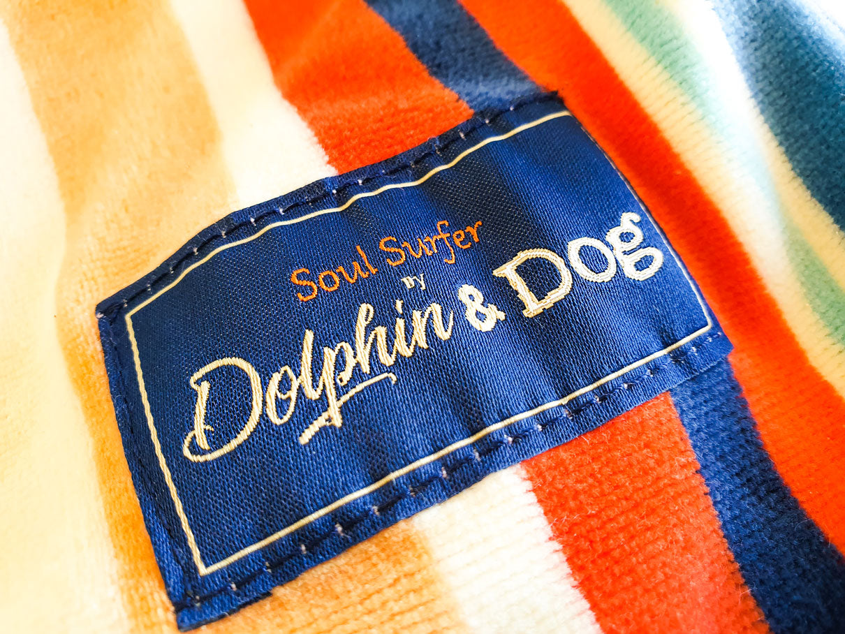 After bath time, your dog will enjoy the comfort of our Dog Towel Drying Coat, with a soft cotton exterior and absorbent interior for ultimate relaxation.